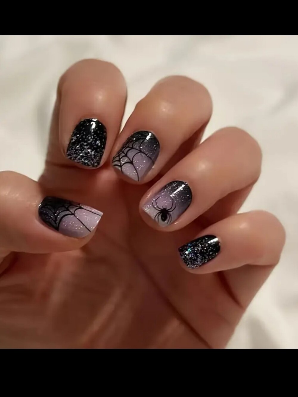 2/16🎈 24pcs Gothic Spider Web Press-On Nails